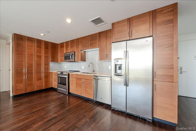 10820 71st Avenue 16A, Forest Hills, NY 11375