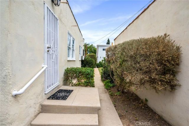 1620 California, Santa Monica, CA 90403