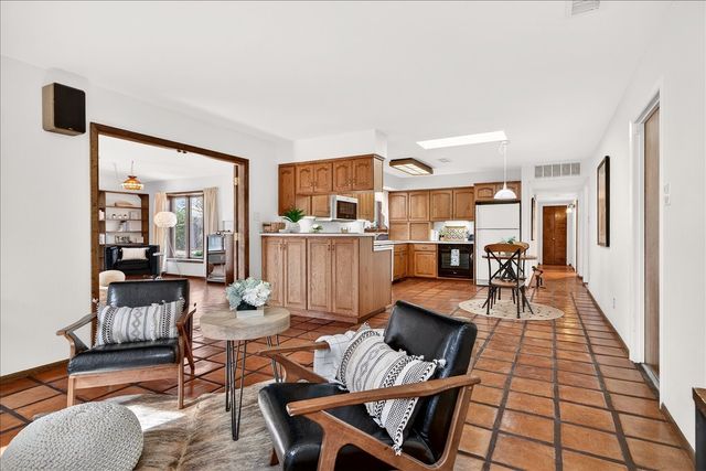 415 Cheryl Avenue, White Rock, NM 87547