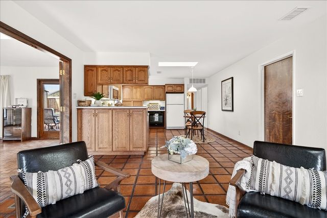 415 Cheryl Avenue, White Rock, NM 87547