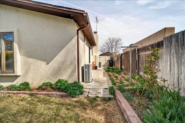 415 Cheryl Avenue, White Rock, NM 87547