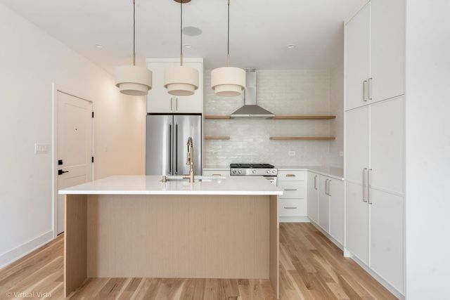 2122 W 18th Place 3, Chicago, IL 60608