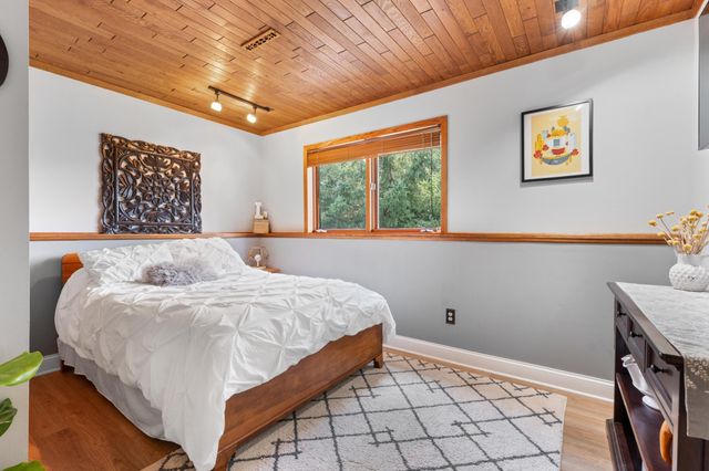 615 6th Street SW, Oronoco, MN 55960