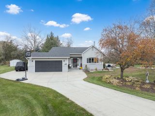 615 6th Street SW, Oronoco, MN 55960