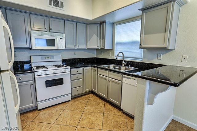 520 Arrowhead Trail 613, Henderson, NV 89015