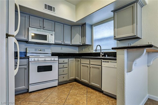 520 Arrowhead Trail 613, Henderson, NV 89015