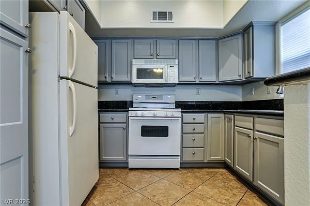 520 Arrowhead Trail 613, Henderson, NV 89015