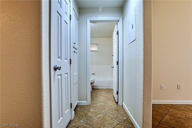 520 Arrowhead Trail 613, Henderson, NV 89015