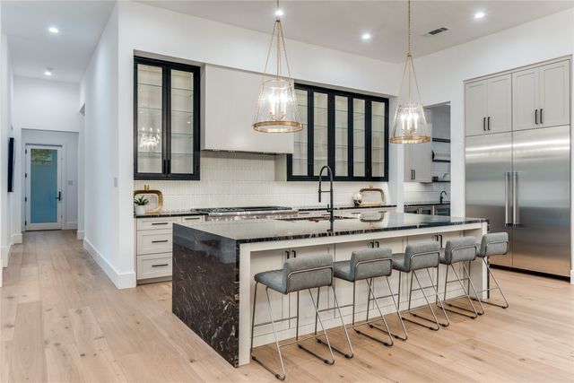 3788 Vinecrest Drive, Dallas, TX 75229