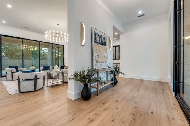 3788 Vinecrest Drive, Dallas, TX 75229