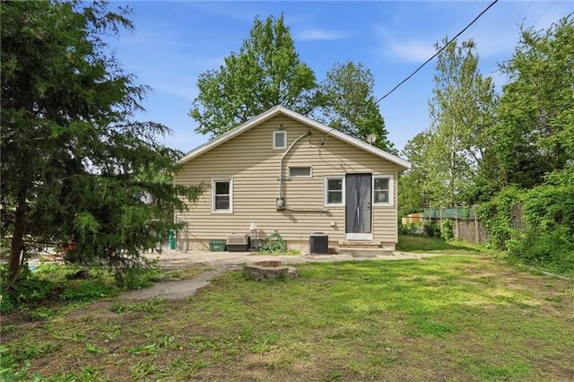 2901 W 43rd Terrace, Kansas City, KS 66103