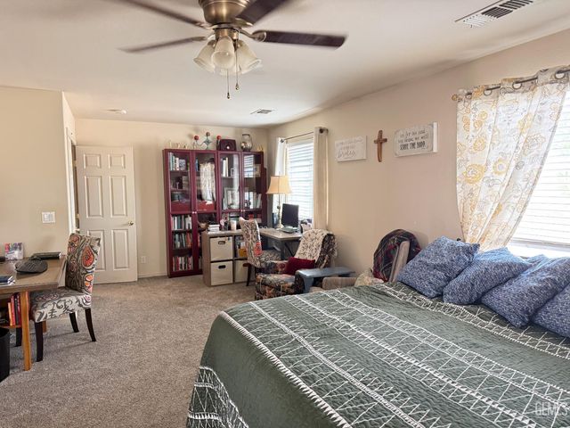 9412 Poseidon Street, Bakersfield, CA 93306