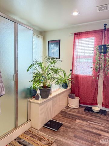 9412 Poseidon Street, Bakersfield, CA 93306