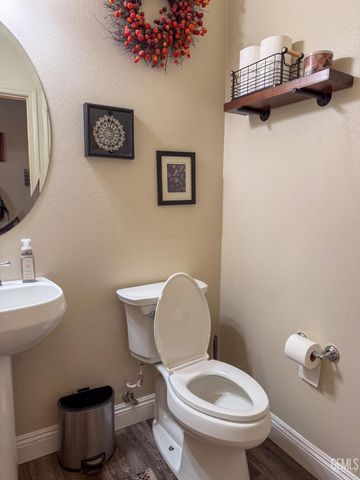9412 Poseidon Street, Bakersfield, CA 93306
