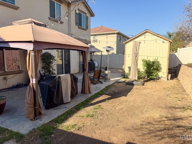 9412 Poseidon Street, Bakersfield, CA 93306
