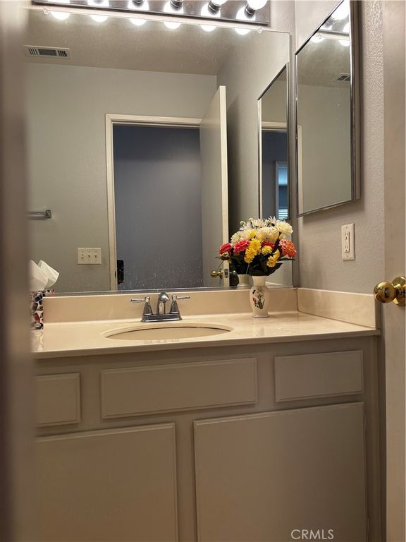 Image 14 of property listing at 18820 Applewood, Lake Elsinore, CA 92530