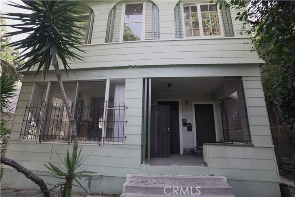 1724 Clinton Street, Los Angeles, CA 90026