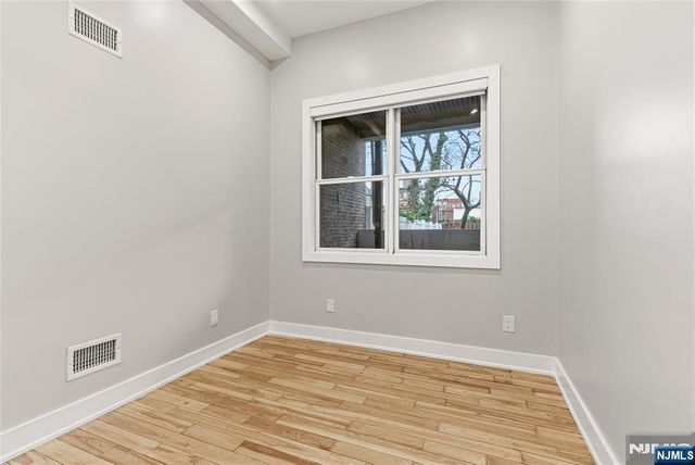 12 Dempsey Avenue A, Edgewater, NJ 07020