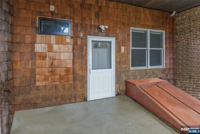 12 Dempsey Avenue A, Edgewater, NJ 07020