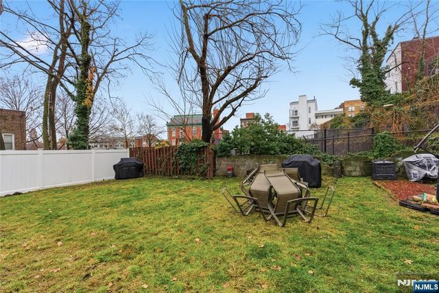 12 Dempsey Avenue A, Edgewater, NJ 07020