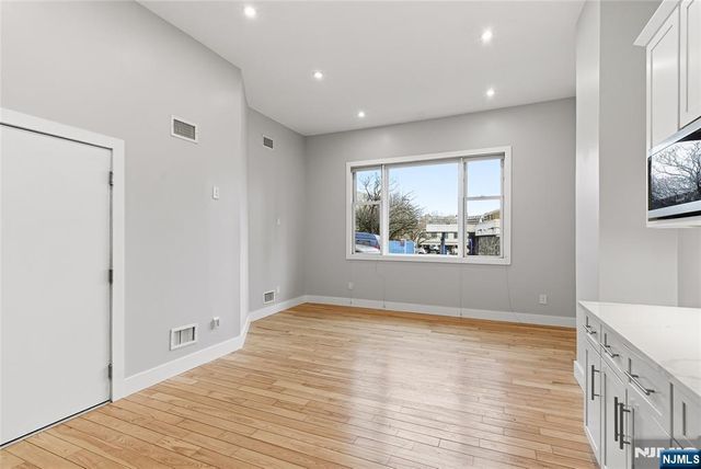 12 Dempsey Avenue A, Edgewater, NJ 07020