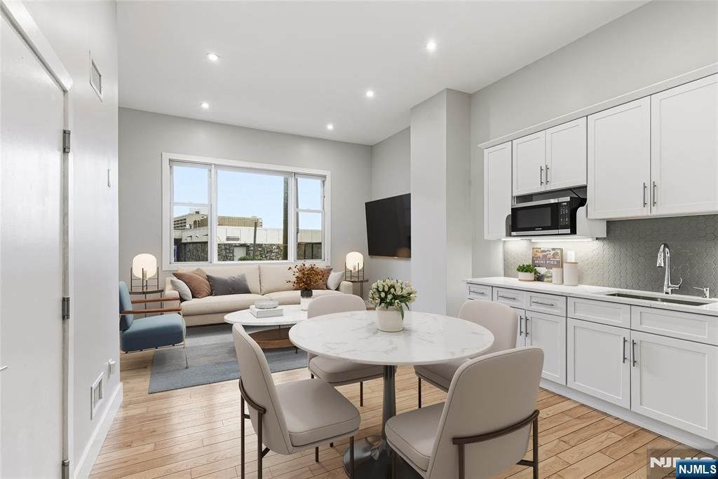 12 Dempsey Avenue A, Edgewater, NJ 07020