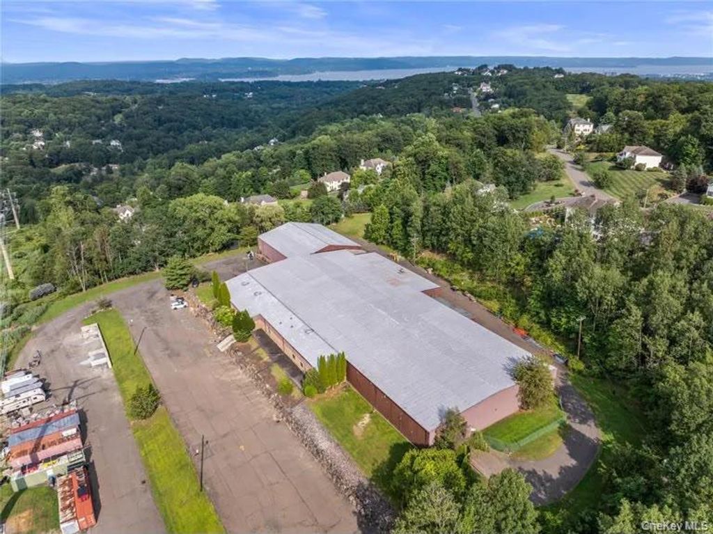 380 Route 210, Stony Point, NY 10980 — exterior
