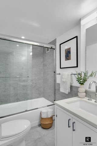 200 E 66th Street D1403, New York City, NY 10065