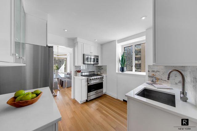 200 E 66th Street D1403, New York City, NY 10065
