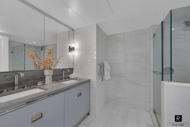 200 E 66th Street D1403, New York City, NY 10065