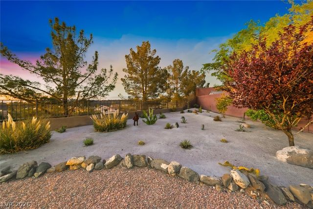 2304 Indigo Island Street, Henderson, NV 89044