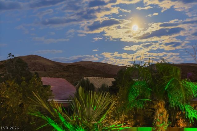 2304 Indigo Island Street, Henderson, NV 89044