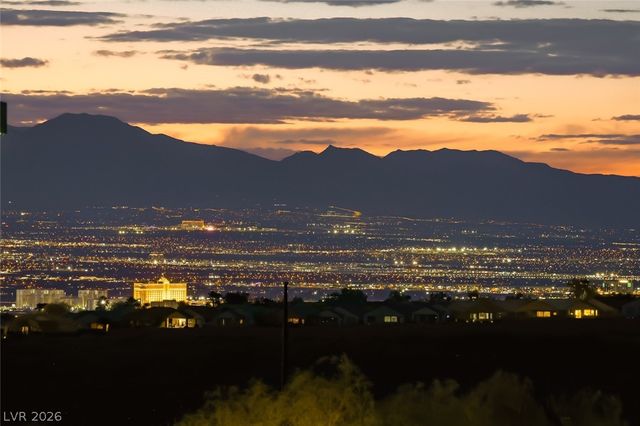 2304 Indigo Island Street, Henderson, NV 89044