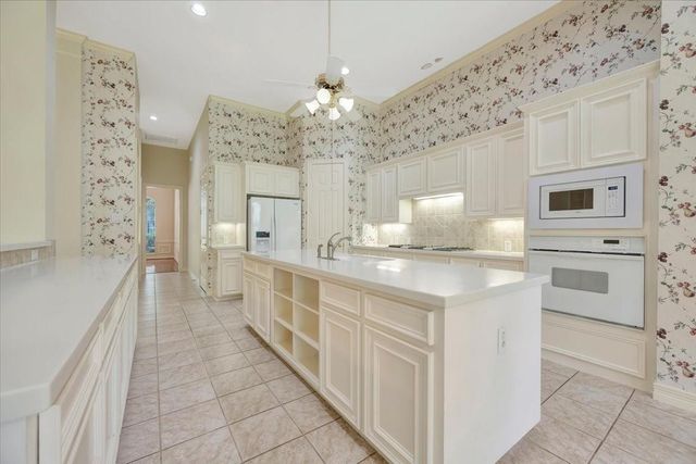15511 Pinenut Bay Court, Houston, TX 77059