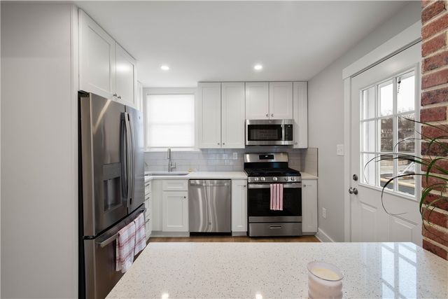 3121 May St, Castle Shannon, PA 15234