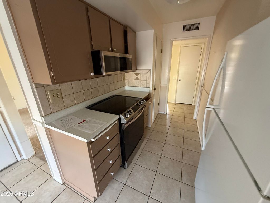 18048 N DESERT GLEN Drive, Sun City West, AZ 85375 — photo 5