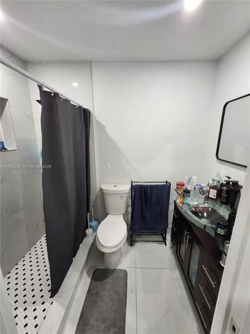 7956 W 29th Ln 201-5, Hialeah, FL 33018