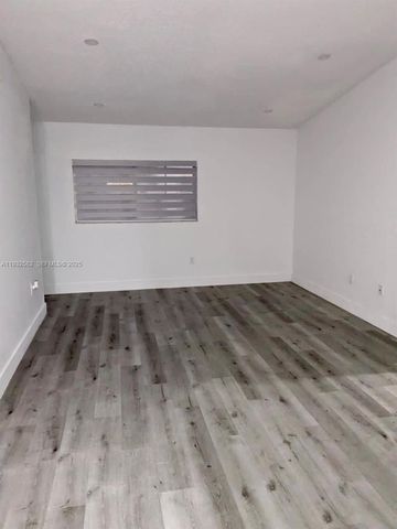 7956 W 29th Ln 201-5, Hialeah, FL 33018