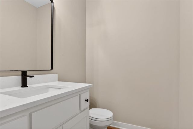 16195 Ryan Circle, Parkville, MO 64152