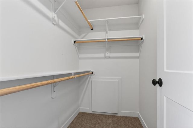 16195 Ryan Circle, Parkville, MO 64152