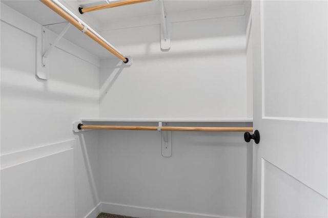 16195 Ryan Circle, Parkville, MO 64152