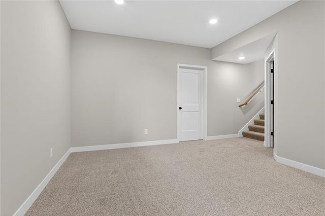 16195 Ryan Circle, Parkville, MO 64152