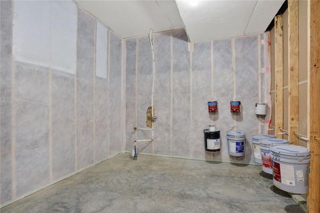 16195 Ryan Circle, Parkville, MO 64152