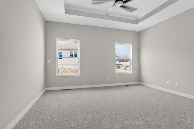 16195 Ryan Circle, Parkville, MO 64152