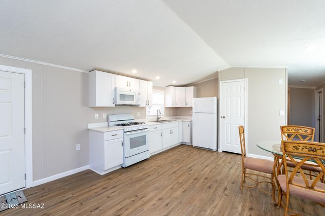 3880 E Astro Street, Hereford, AZ 85615