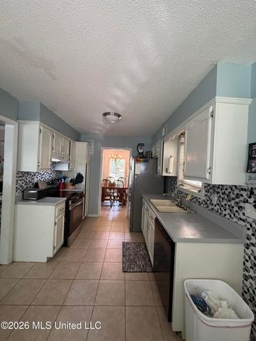 1244 S Cedar Circle, Southaven, MS 38671