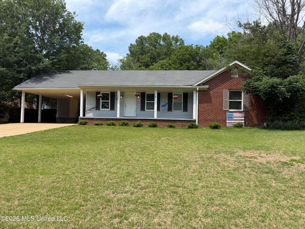 1244 S Cedar Circle, Southaven, MS 38671