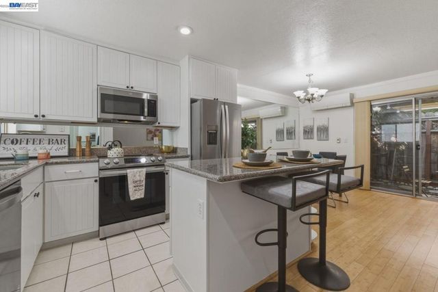 20153 Forest Ave 9, Castro Valley, CA 94546