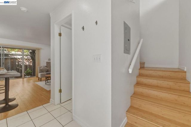 20153 Forest Ave 9, Castro Valley, CA 94546