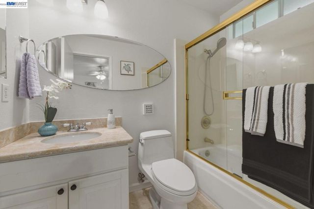 20153 Forest Ave 9, Castro Valley, CA 94546